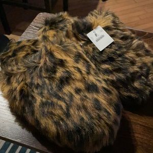 NWT J. Crew Fuzzy Leopard Slippers Sz L